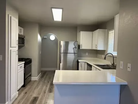 1330 E Reno Ave, Las Vegas, NV 89119