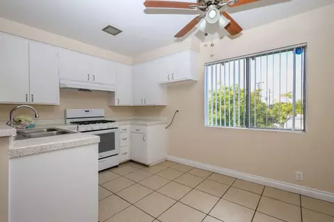 538550562 Silverwood Ave, Upland, CA 91786