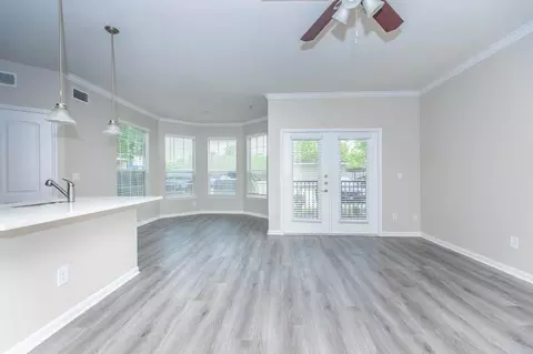 501 Sarah Deel Dr, Webster, TX 77598 photo 9