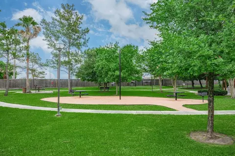501 Sarah Deel Dr, Webster, TX 77598 photo 37
