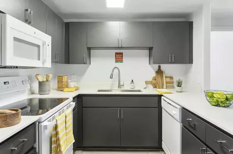 6751 W Indian School Rd, Phoenix, AZ 85033 photo 4