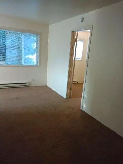 1359 Pearl St, Eugene, OR 97401 photo 2