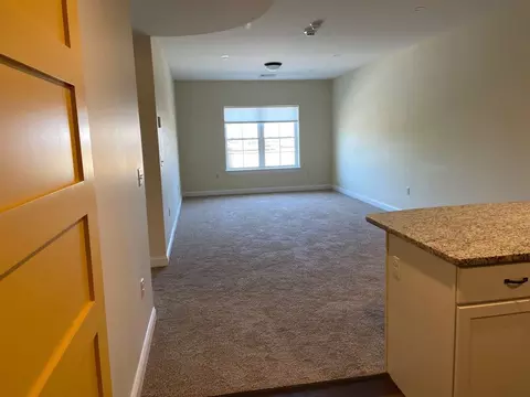 7 Railroad Ave, Gorham, ME 04038