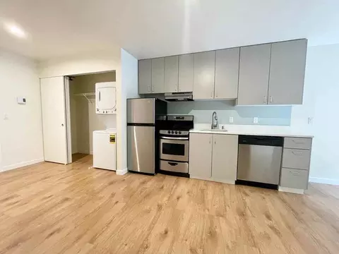2249 NE 46th St, Seattle, WA 98105