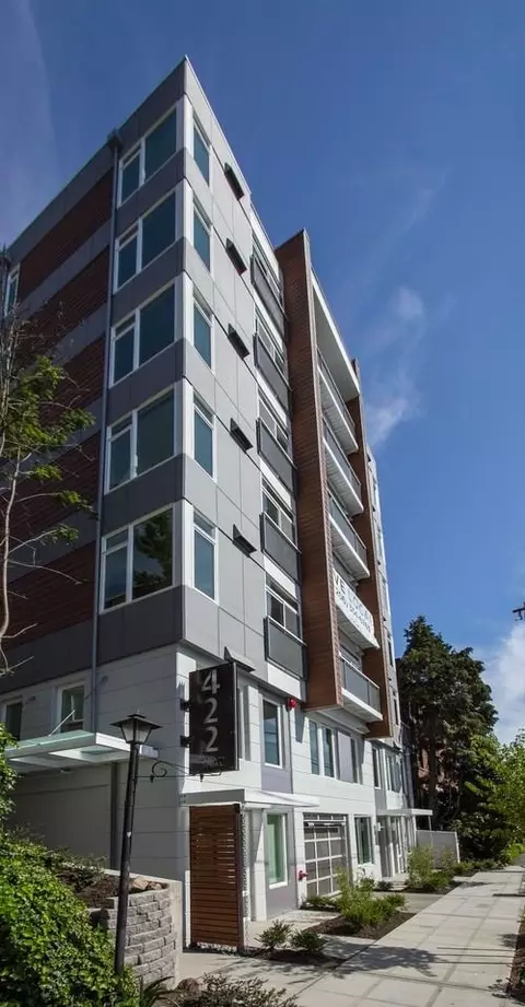 422 Summit Ave E, Seattle, WA 98102