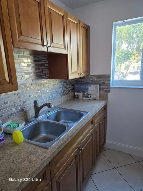 2861 S Seacrest Blvd, Boynton Beach, FL 33435