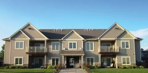 6630 Cody Dr, West Des Moines, IA 50266
