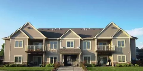 6630 Cody Dr, West Des Moines, IA 50266