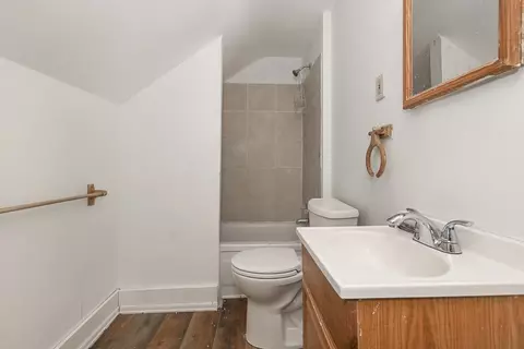 3372 Sutton Rd, Shaker Heights, OH 44120