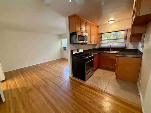 1700 W Victory Blvd, Burbank, CA 91506