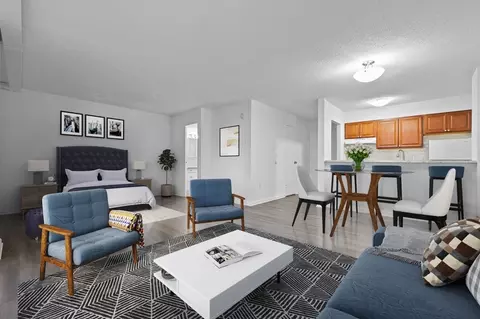 101 S Whiting St, Alexandria, VA 22304