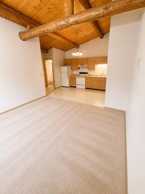 2555 Mission Rd, North Pole, AK 99705