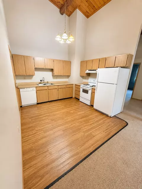 2555 Mission Rd, North Pole, AK 99705