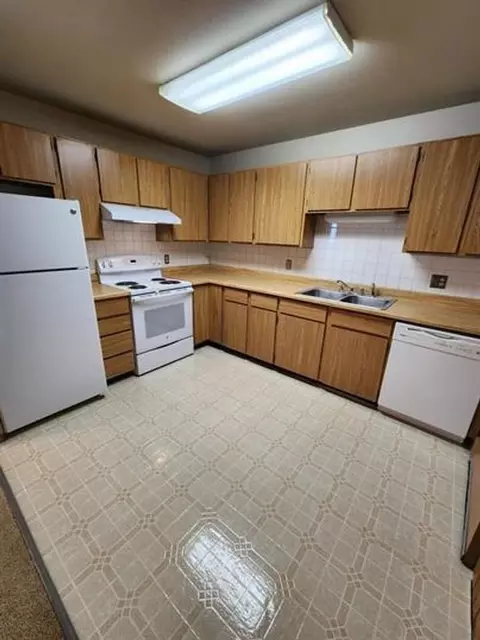 2555 Mission Rd, North Pole, AK 99705