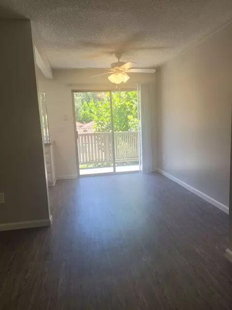 955 Via Zapata, Riverside, CA 92507