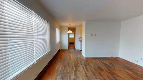 230 11th Ave E, Seattle, WA 98102
