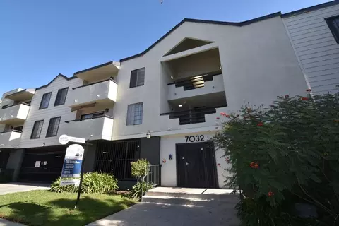 7032 Remmet Ave, Los Angeles, CA 91303