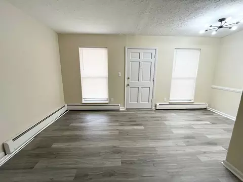 3210 Chinquapin Ln, Louisville, KY 40219
