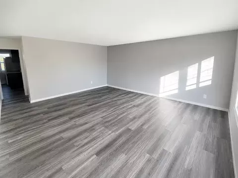 900 W 25th St, Minneapolis, MN 55405 photo 8