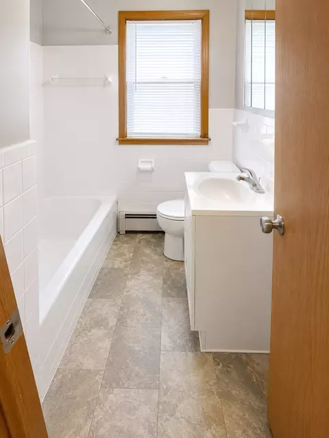 900 W 25th St, Minneapolis, MN 55405 photo 12