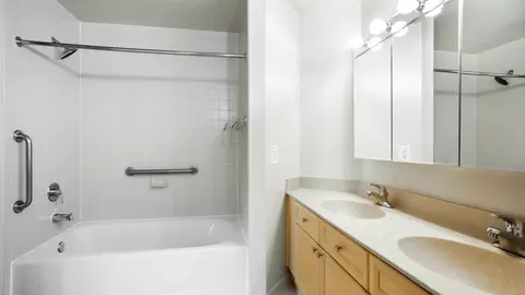 4411 Connecticut Ave NW, Washington, DC 20008 photo 15