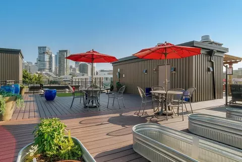 422 Yale Ave N, Seattle, WA 98109 photo 3