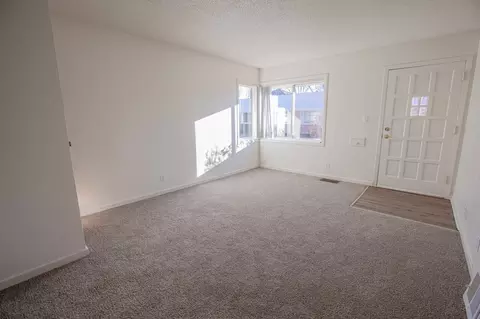 33 Wentworth Ct E, Minneapolis, MN 55419 photo 5