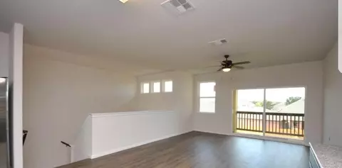 405 Winterfield Dr, Hutto, TX 78634