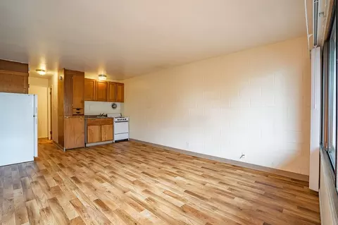 1120 NE 43rd St, Seattle, WA 98105