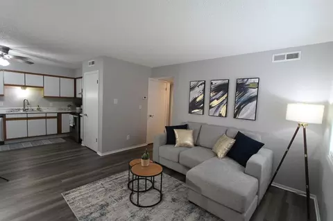 1401 Lakewood Dr, Norfolk, NE 68701