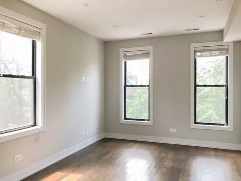 2315 N Southport Ave, Chicago, IL 60614