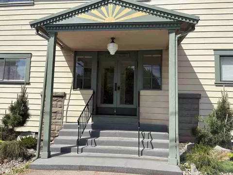 2311 SE Hawthorne Blvd, Portland, OR 97214