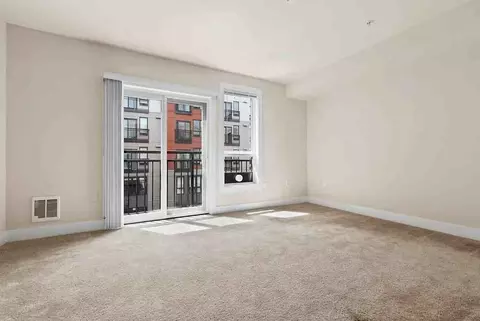 523 Broadway E, Seattle, WA 98102 photo 22