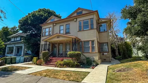 2247 Derby St, Berkeley, CA 94705 photo 12