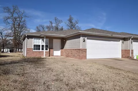 1713 Redbud Dr, Joplin, MO 64801