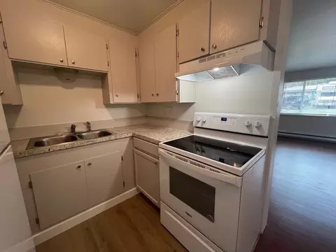 3100 NE 16th St, Renton, WA 98056