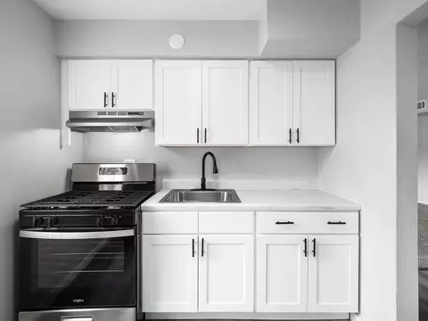 3755 Mayfield Rd, Cleveland Heights, OH 44121