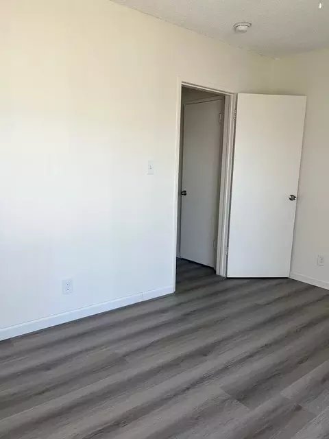 18400 Napa St, Northridge, CA 91325 photo 3