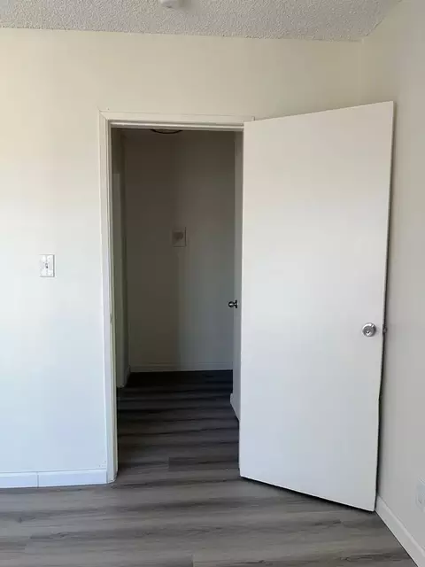 18400 Napa St, Northridge, CA 91325 photo 4
