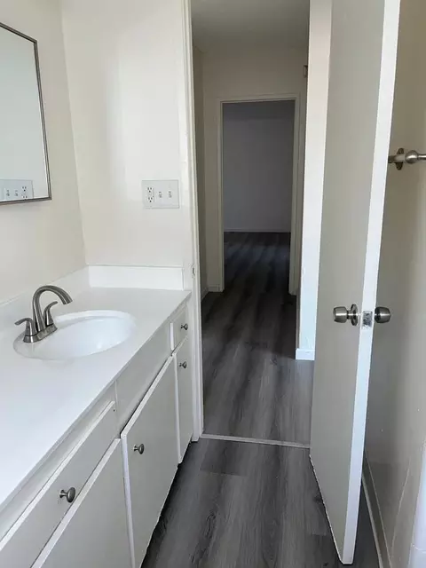 18400 Napa St, Northridge, CA 91325 photo 9