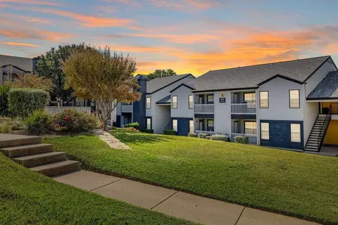 2502 Burney Oaks Ln, Arlington, TX 76006 photo 3