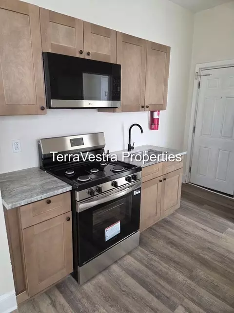 35 S Sussex St, Gloucester City, NJ 08030