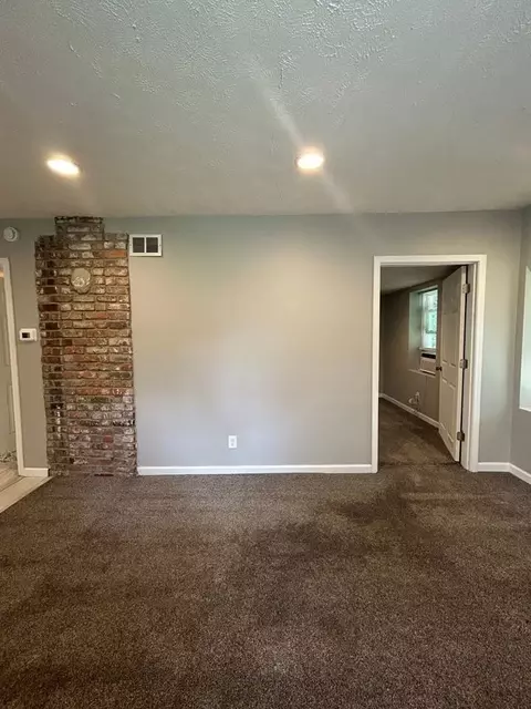 1101 Bancroft St, Omaha, NE 68108
