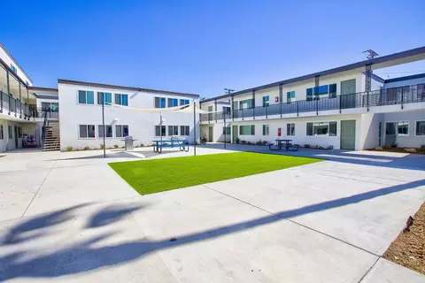 1050 S J St, Oxnard, CA 93030