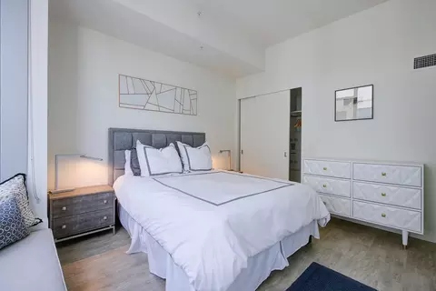 50 University St, Seattle, WA 98101 photo 23