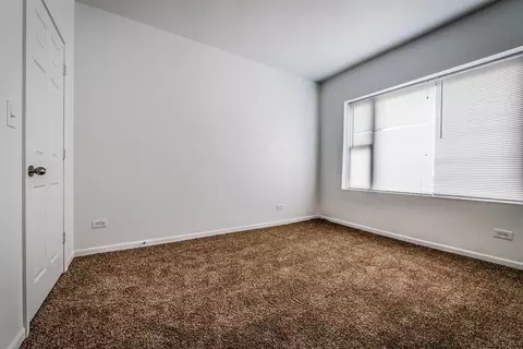 7300 S Yates Blvd, Chicago, IL 60649 photo 5