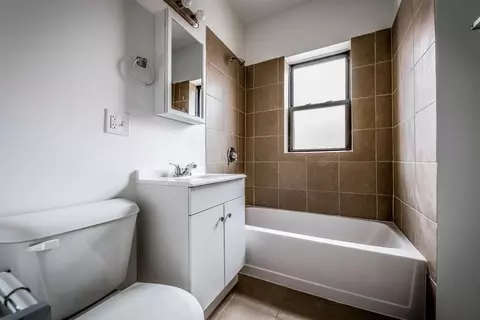 7300 S Yates Blvd, Chicago, IL 60649 photo 10