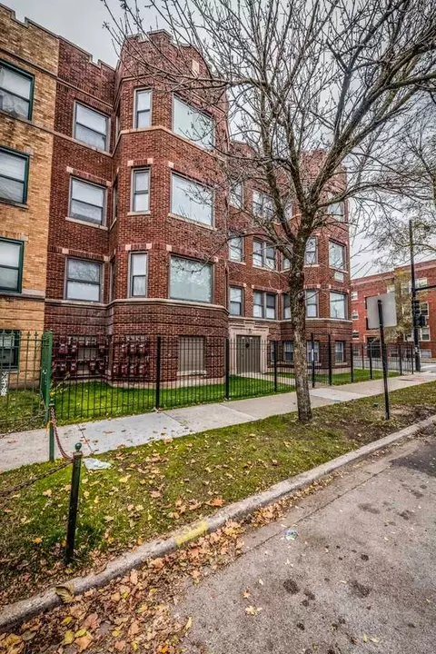 7300 S Yates Blvd, Chicago, IL 60649 photo 11