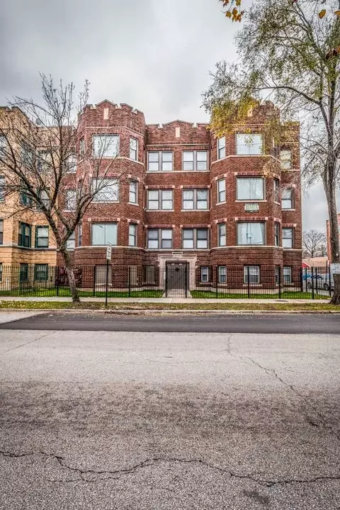 7300 S Yates Blvd, Chicago, IL 60649 photo 12