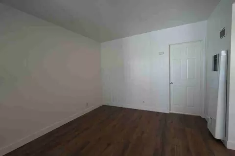 10300 La Reina Ave, Downey, CA 90241